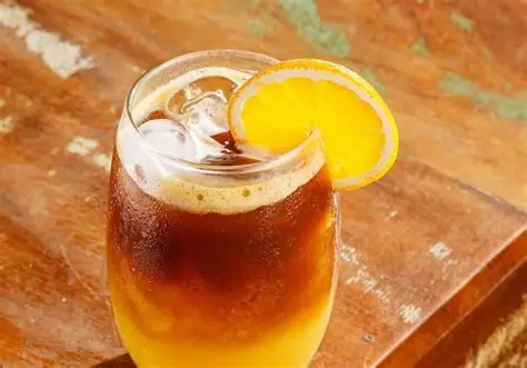 Orange Spiced Iced Coffee - café gelado de laranja
