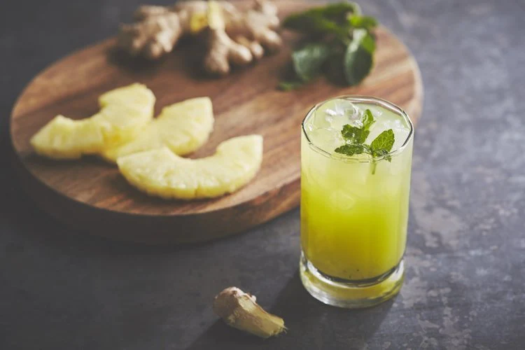 Ananás Com Gengibre e Hortelã